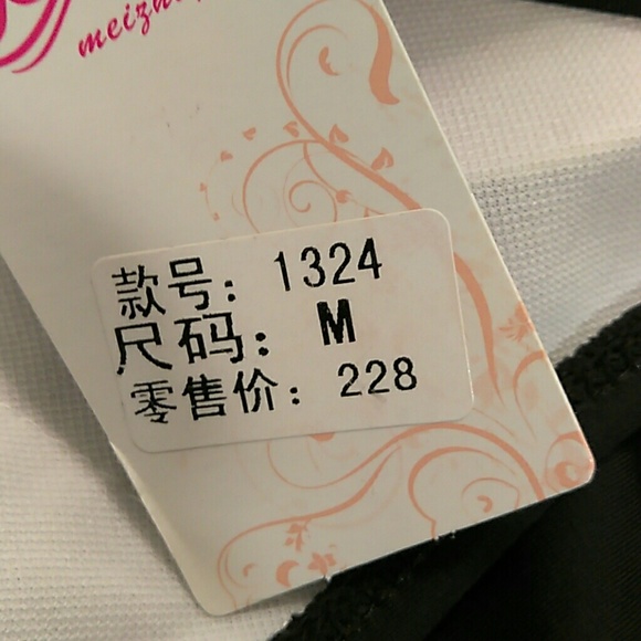 Beautiful black cut-out one shoulder bikini. - Picture 6 of 6